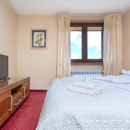 Viktoria Wadowice Apartment ภายนอก รูปภาพ